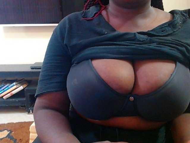 Dalia70 live cam on BongaCams