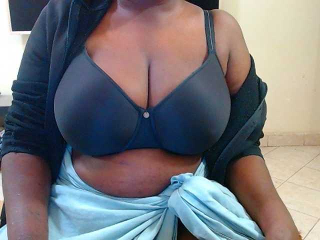 Dalia70 live cam on BongaCams
