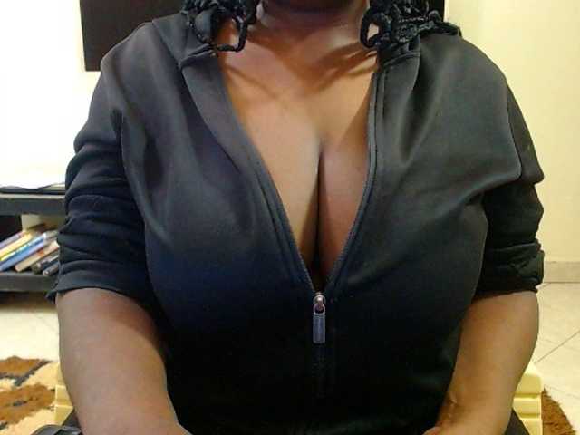 Dalia70 live cam on BongaCams