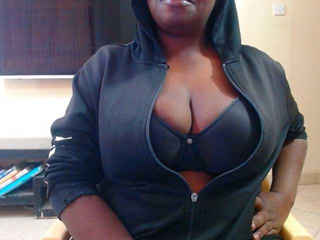 Dalia70 live cam on BongaCams