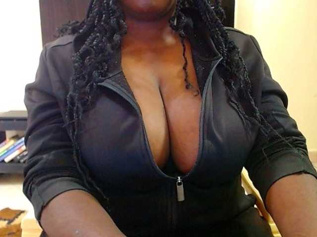 Dalia70's BongaCams show and profile