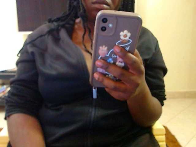 Dalia70 live cam on BongaCams