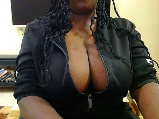 Dalia70's BongaCams show and profile