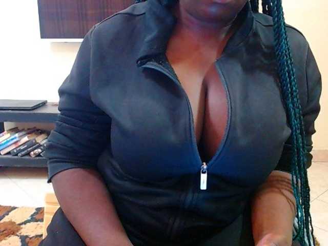 Dalia70 live cam on BongaCams