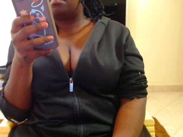 Dalia70 live cam on BongaCams
