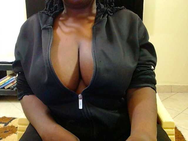 Dalia70 live cam on BongaCams