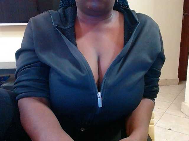 Dalia70 live cam on BongaCams