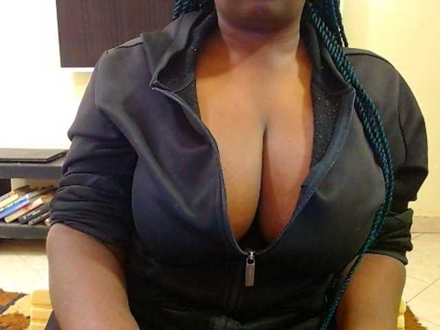 Dalia70 live cam on BongaCams