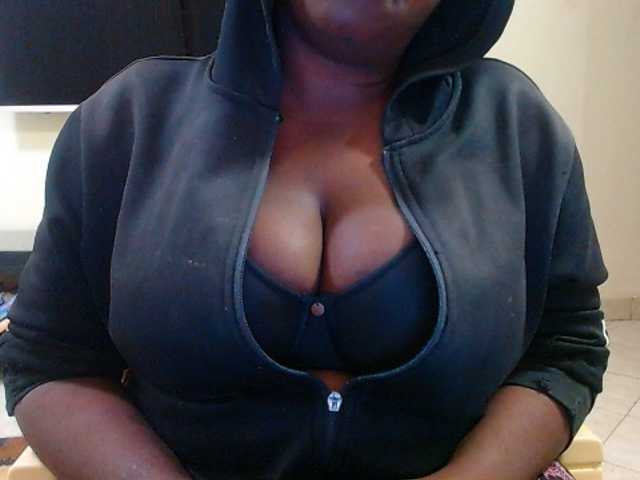 Dalia70 live cam on BongaCams