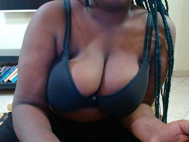 Dalia70 live cam on BongaCams