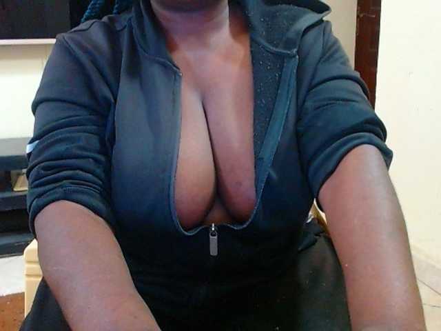 Dalia70 live webcam show