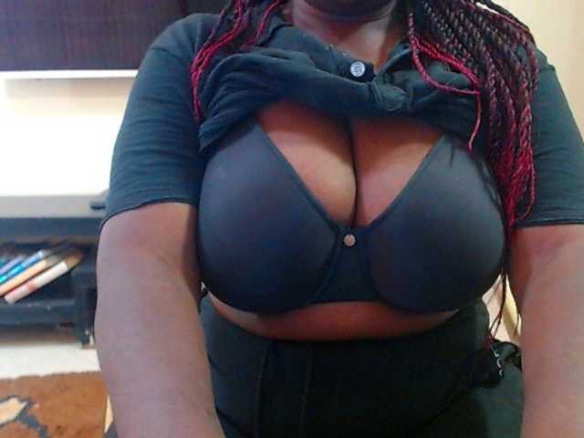 Dalia70 live cam on BongaCams