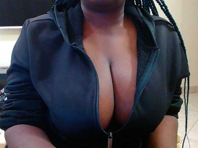 Dalia70 live cam on BongaCams