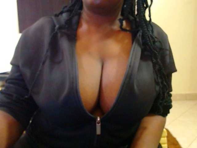 Dalia70 live cam on BongaCams