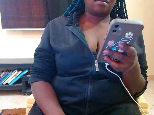 Dalia70 live cam on BongaCams