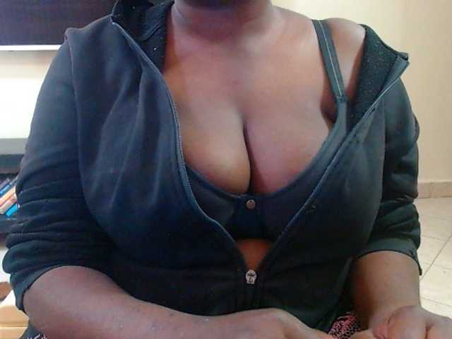 Dalia70 live cam on BongaCams