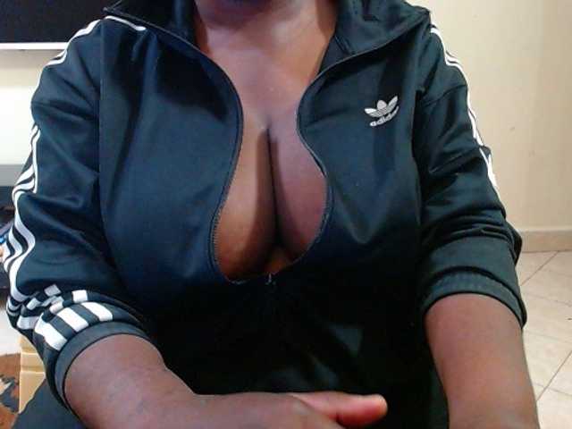 Dalia70 live cam on BongaCams