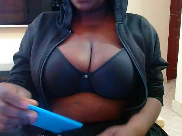 Dalia70 live cam on BongaCams
