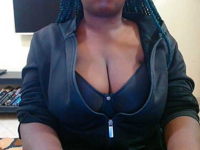 Dalia70 live cam on BongaCams