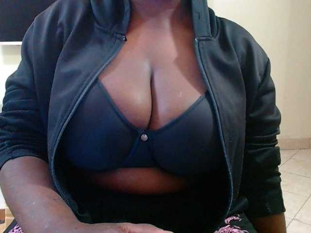 Dalia70 live cam on BongaCams