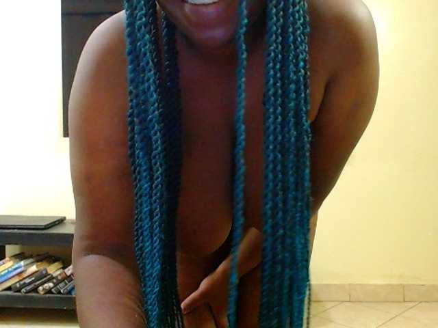Dalia70 live cam on BongaCams