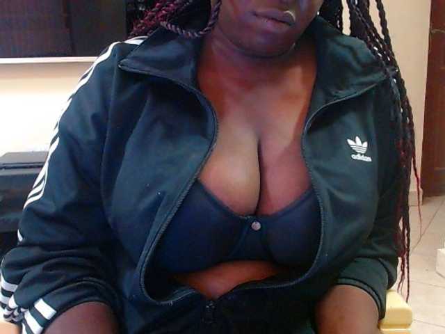 Dalia70 live cam on BongaCams