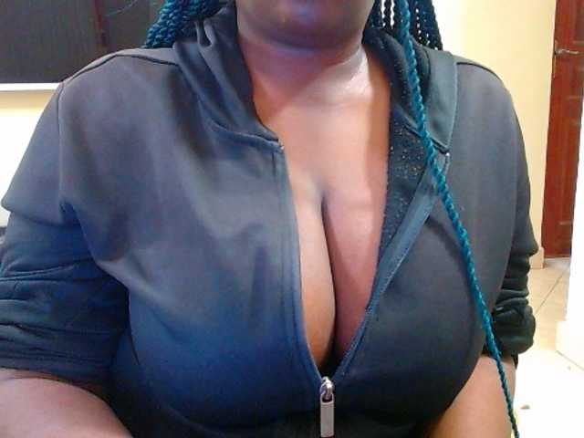 Dalia70 live cam on BongaCams