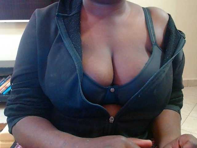 Dalia70 live cam on BongaCams