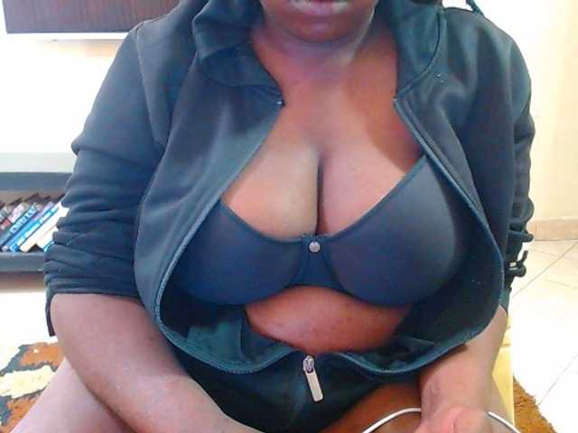 Dalia70 live cam on BongaCams
