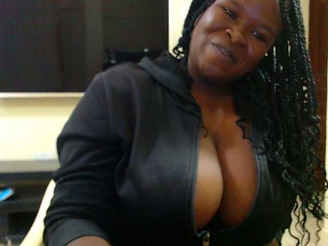 Dalia70's BongaCams show and profile