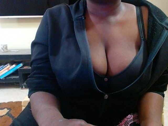 Dalia70 live cam on BongaCams