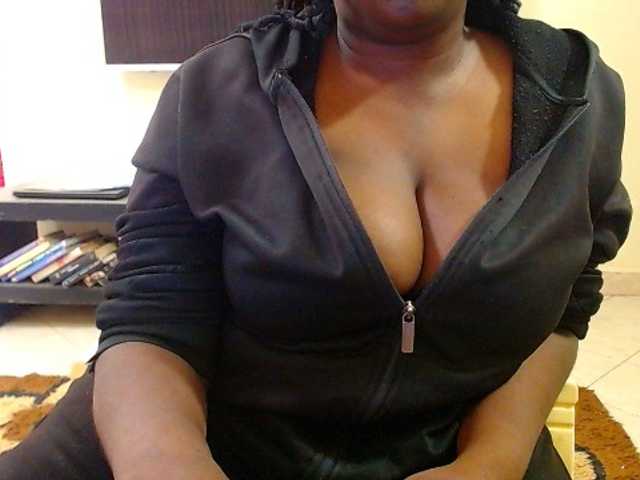 Dalia70 live cam on BongaCams