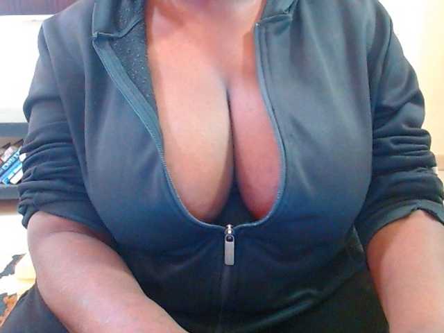 Dalia70 live cam on BongaCams