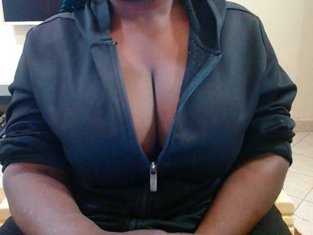 Dalia70 live cam on BongaCams
