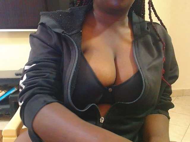 Dalia70 live cam on BongaCams