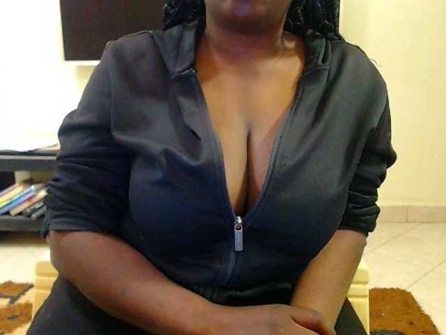 Dalia70 live cam on BongaCams