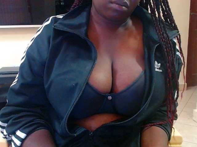 Dalia70 live cam on BongaCams