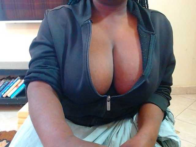 Dalia70 live cam on BongaCams
