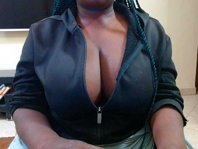 Dalia70 live cam on BongaCams