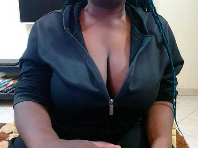 Dalia70 live cam on BongaCams