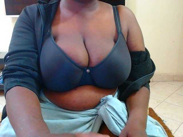 Dalia70 live cam on BongaCams