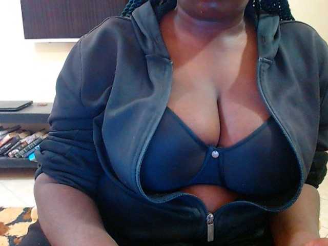 Dalia70 live cam on BongaCams