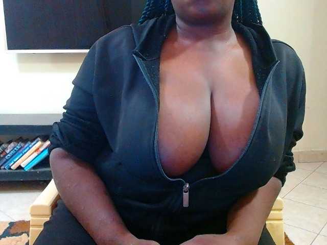 Dalia70 live cam on BongaCams