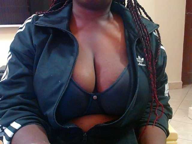 Dalia70 live cam on BongaCams