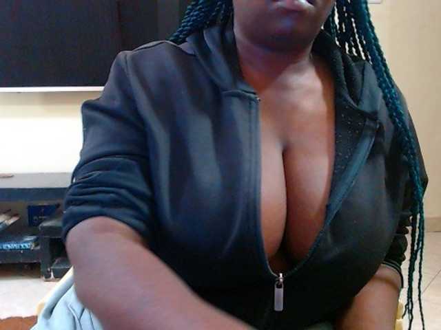 Dalia70 live cam on BongaCams