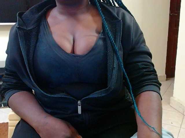 Dalia70 live cam on BongaCams