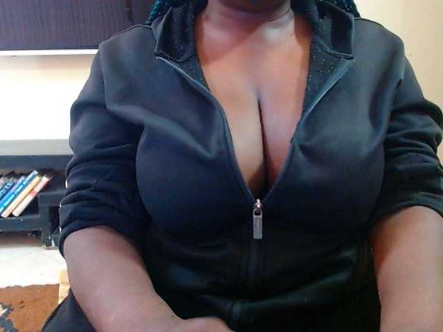 Dalia70 live webcam show