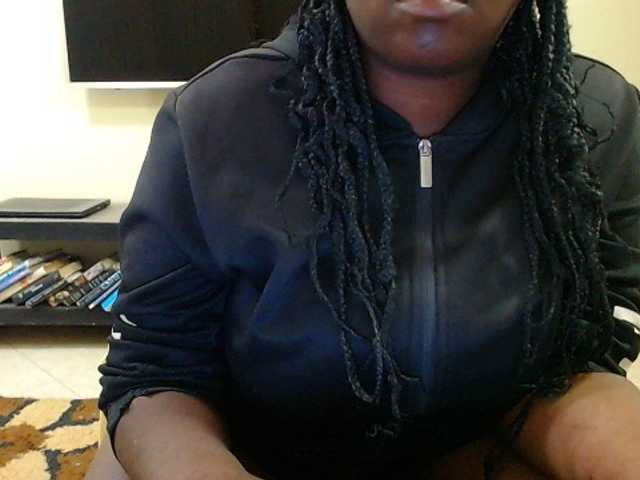 Dalia70 live cam on BongaCams