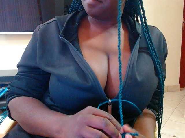 Dalia70 live cam on BongaCams