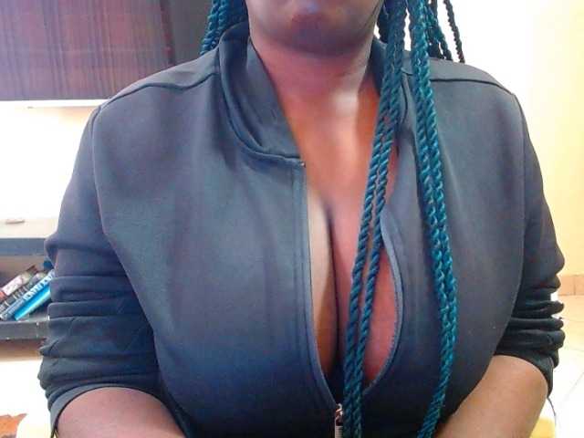Dalia70 live cam on BongaCams